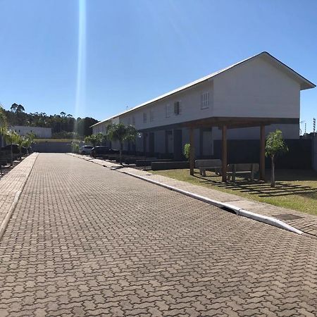 Casa Inteira 3 Quartos Торес Екстериор снимка